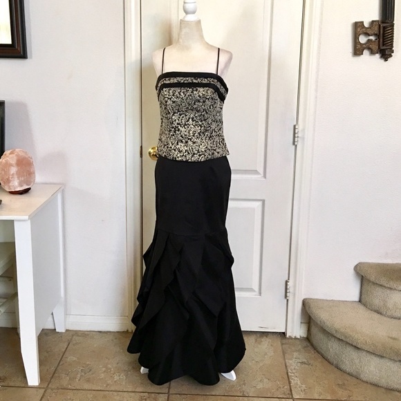 Beautiful Vintage Skirt - Picture 3 of 6